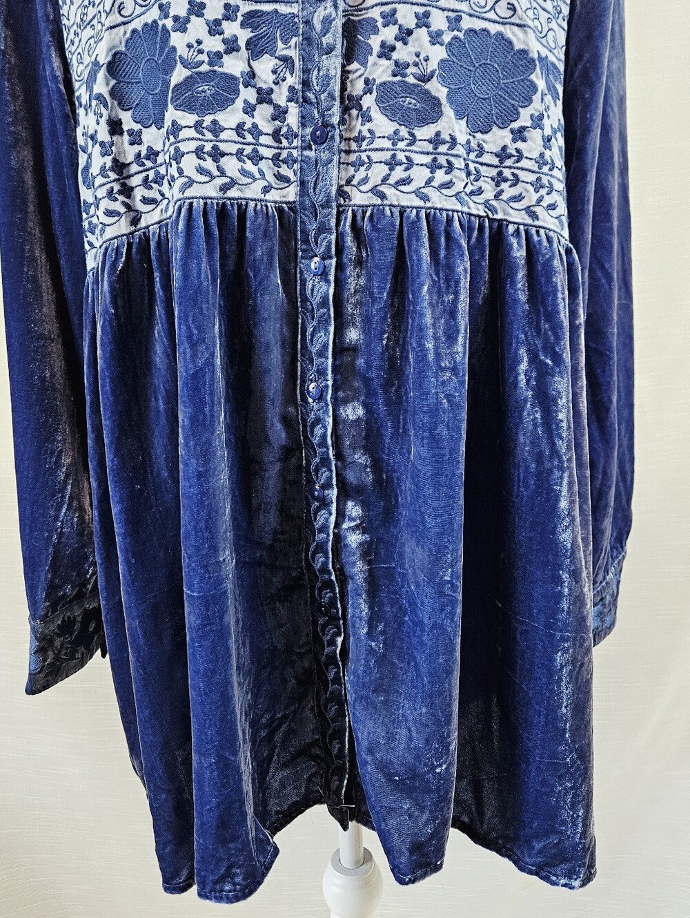 Soft Surroundings Plus Size Crushed Velvet Floral Embroidered Tunic 1X - Picture 8 of 14